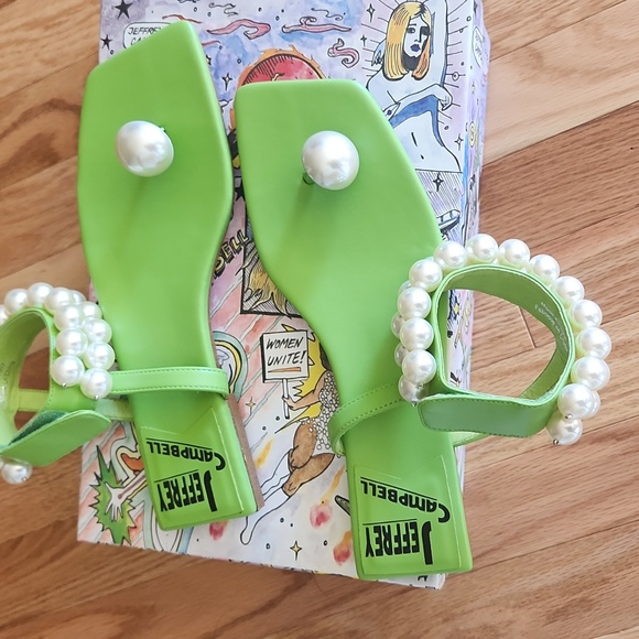 Jeffrey Campbell new with box flat green sandals with pearls. 8.5 M - Picture 2 of 4